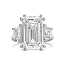 Emerald with Trapezoid Side Stones Diamond Engagement Ring