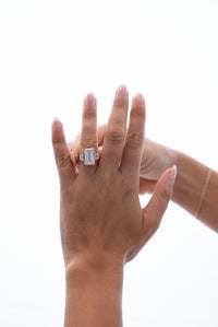 Emerald with Trapezoid Side Stones Diamond Engagement Ring